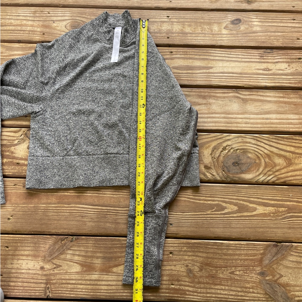 Lululemon Long Sleeve Top Size 8 Gray Thumbhole Athletic Running Shirt - Picture 7 of 10